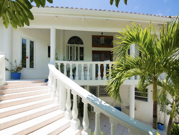 Private Vacation Villa Directly on the World´s Best Beach Grace Bay